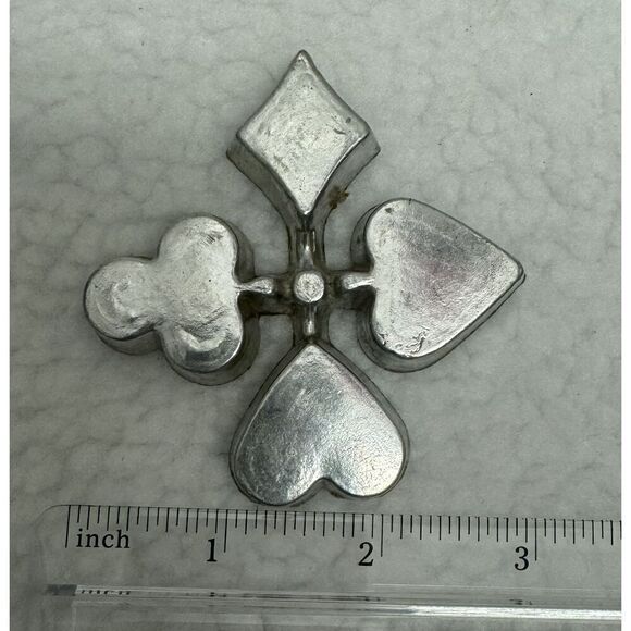 Vintage Metal Cookie Cutters Rosette Butterfly Flower Baking Stamps Set Of 3‎ - Picture 4 of 6